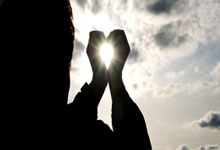 九游娱乐网站-三狮泪染温布利，西甲硝烟漫伊比利亚——足球大陆的冰火两重天