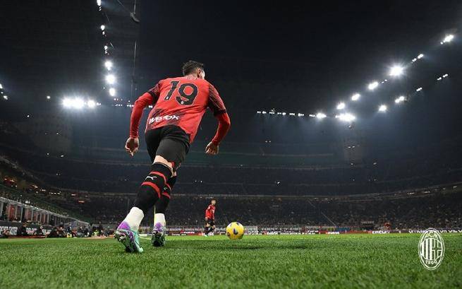 AC米兰客场不敌萨索洛，遭遇颓势的简单介绍