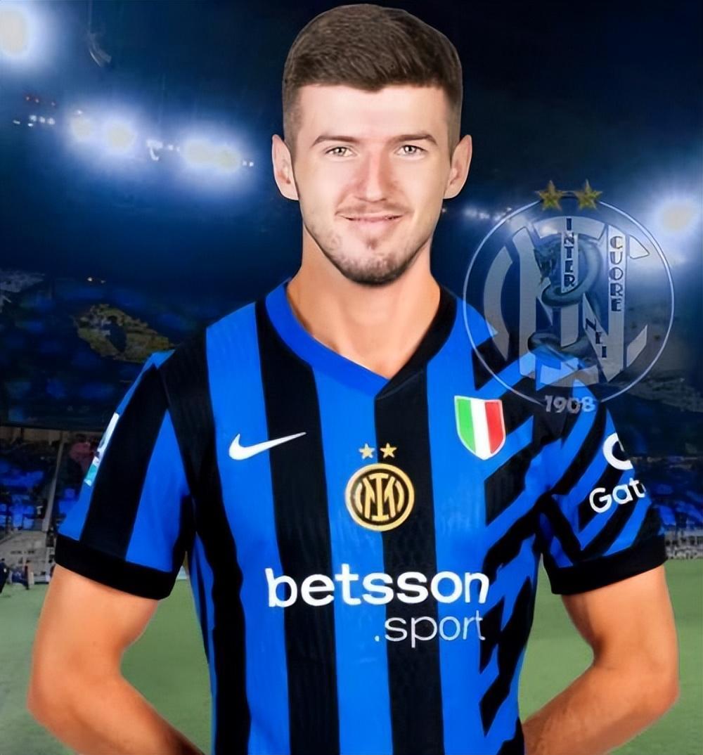 包含意大利队在比赛中表现神勇，领先积分榜的词条